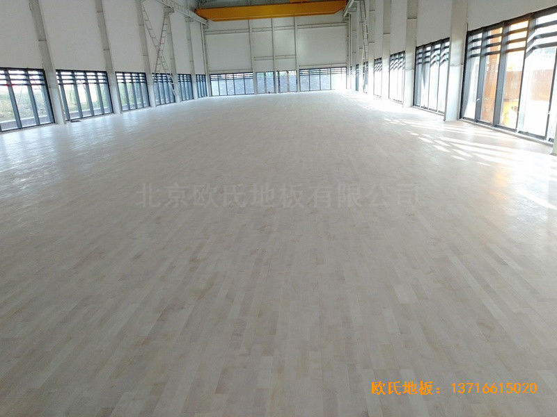 武漢青山區江灘體育館體育木地板鋪裝案例4