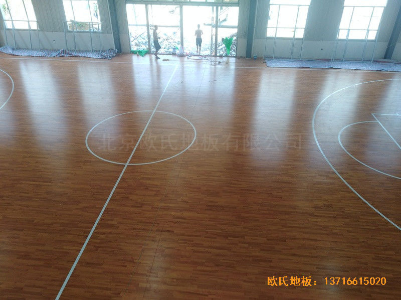江西鷹潭中級人民法院籃球館運(yùn)動木地板鋪裝案例3