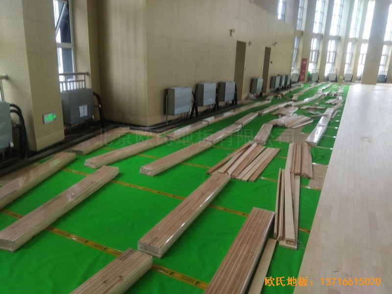 濟南歷城二中新校區籃球館運動木地板鋪設案例3