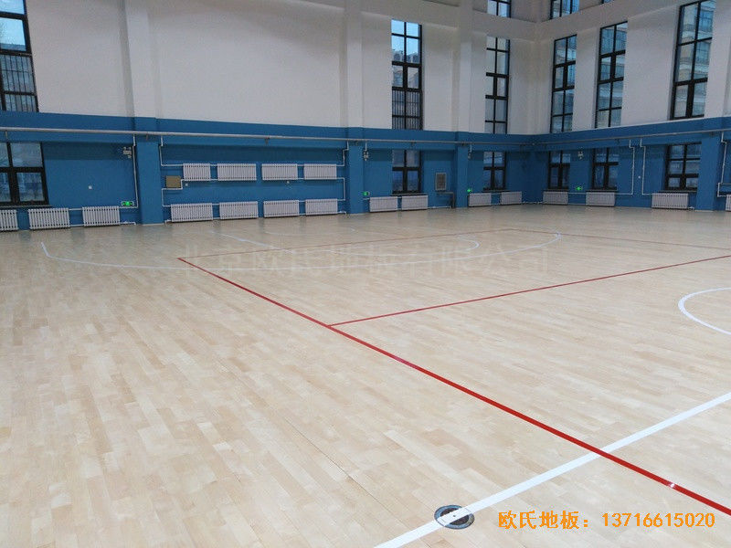 內蒙古扎蘭屯職業學院籃球館體育地板施工案例2