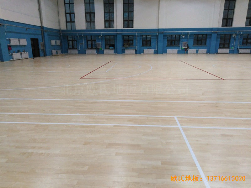 內蒙古扎蘭屯職業學院籃球館體育地板施工案例4