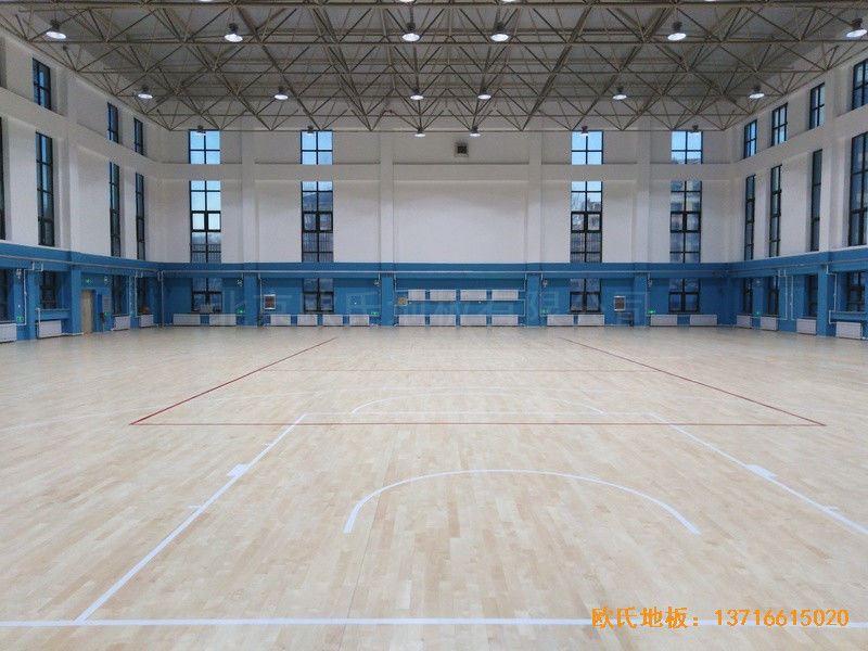 內蒙古扎蘭屯職業學院籃球館體育地板施工案例5