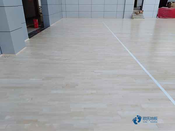 小學(xué)運動木地板施工1