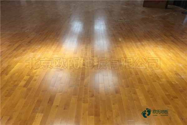 質(zhì)量好體育場木地板施工隊1