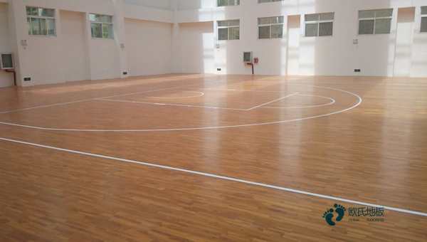 國(guó)產(chǎn)籃球體育木地板施工流程1