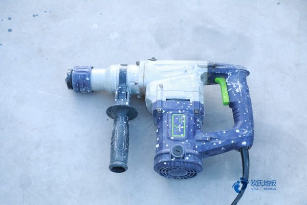 室內(nèi)運動木地板施工視頻教程2